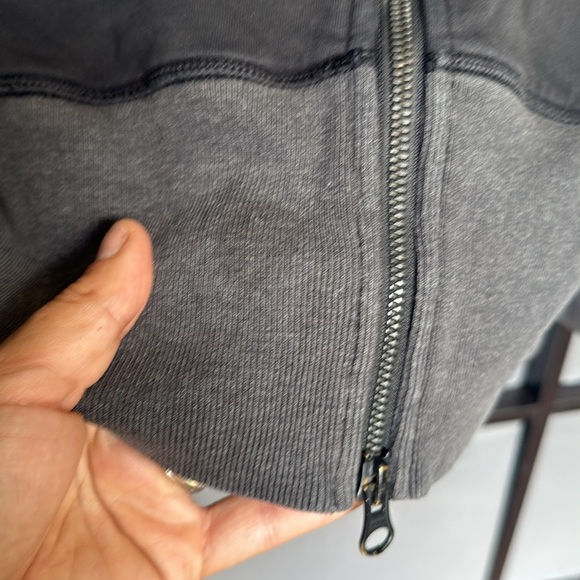 🍋 Lululemon Thin Scuba - Picture 4 of 5